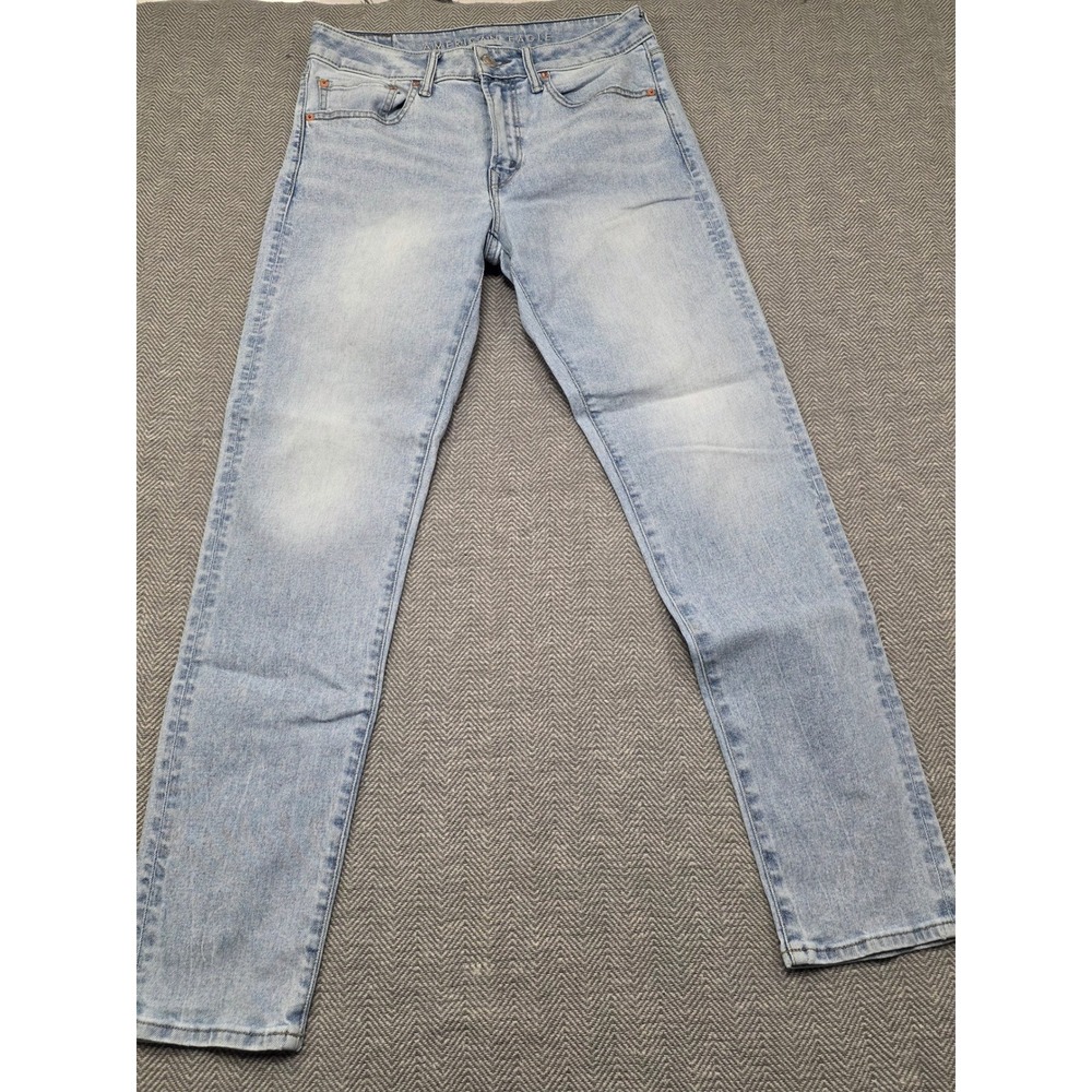 Americanโ Eagle Airflex+ Athletic Fit Jeans Mens 31x32 Light Wash Blue Denim